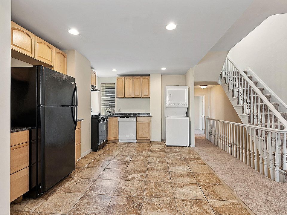 1st image of 248 Richmond St #2