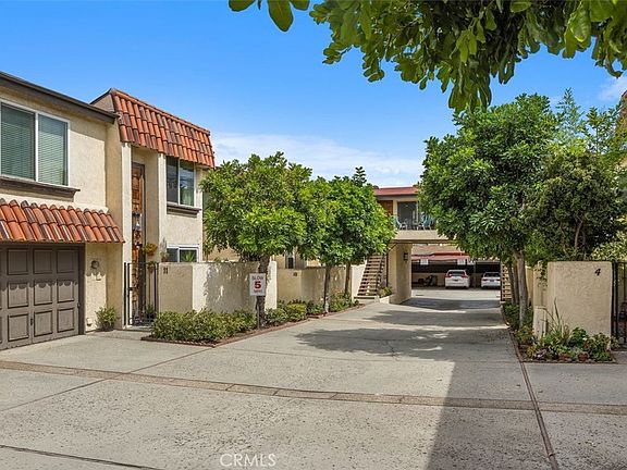 3rd image of 1130 W Huntington Dr Unit 8