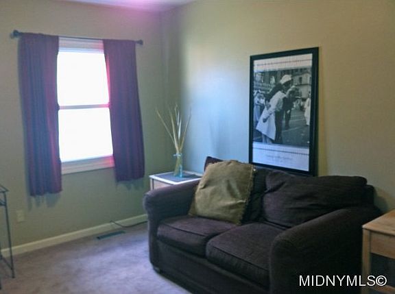 4th image of 30 Tamarack Dr