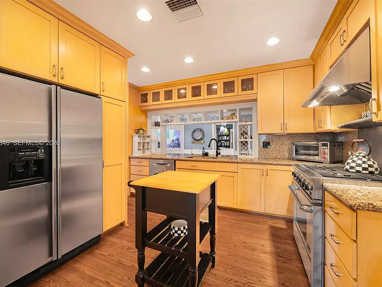 7290 SW 77th Ter — Photo 15