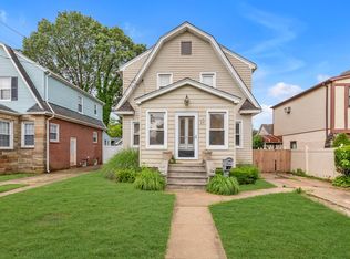 29 Catherine St, Lynbrook, NY 11563