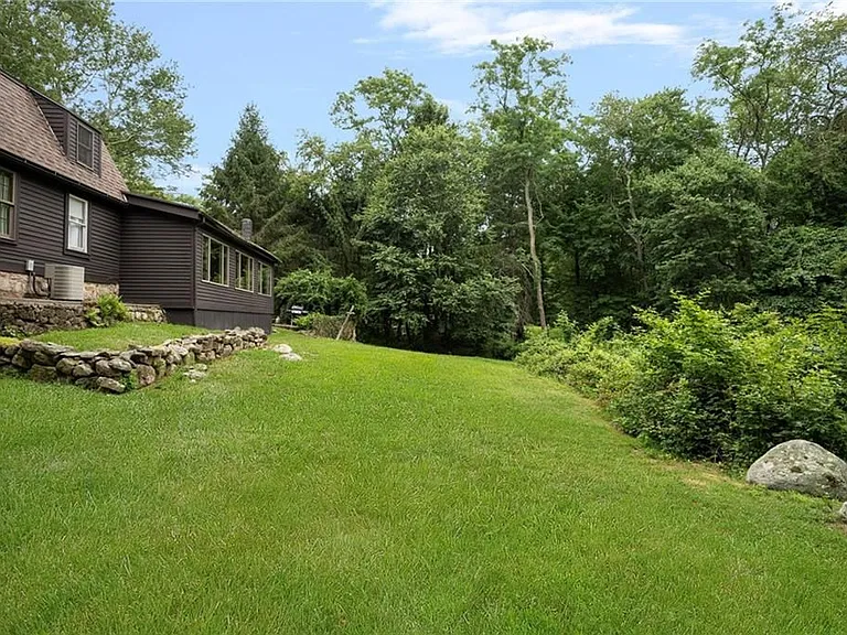 1515 South Rd — Photo 32