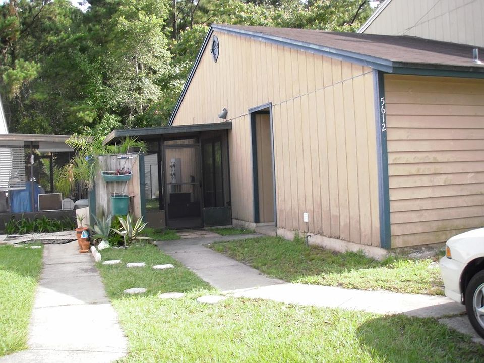 Screen porch