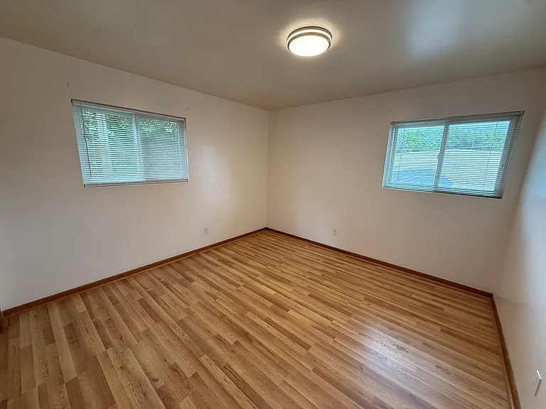 2 bed, 1.0 bath, $750 — Photo 2