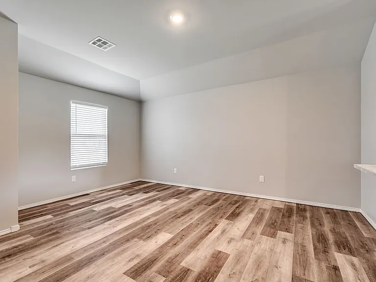 9724 Saddle Dr — Photo 6