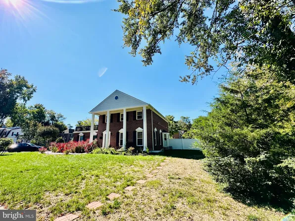 7428 Mason Ln, Falls Church, VA 22042