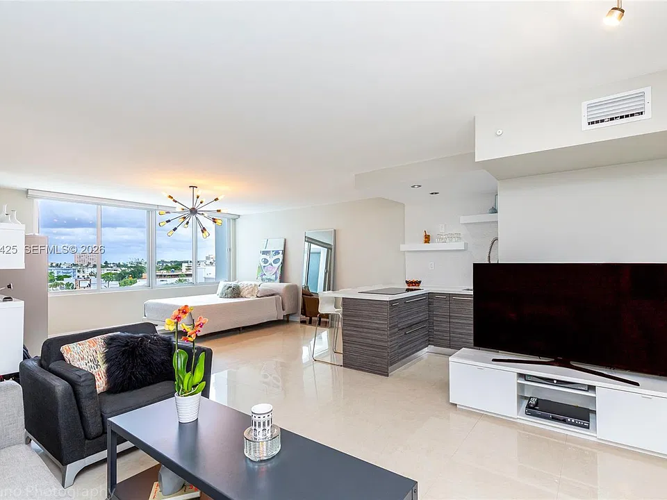 1000 West Ave #732