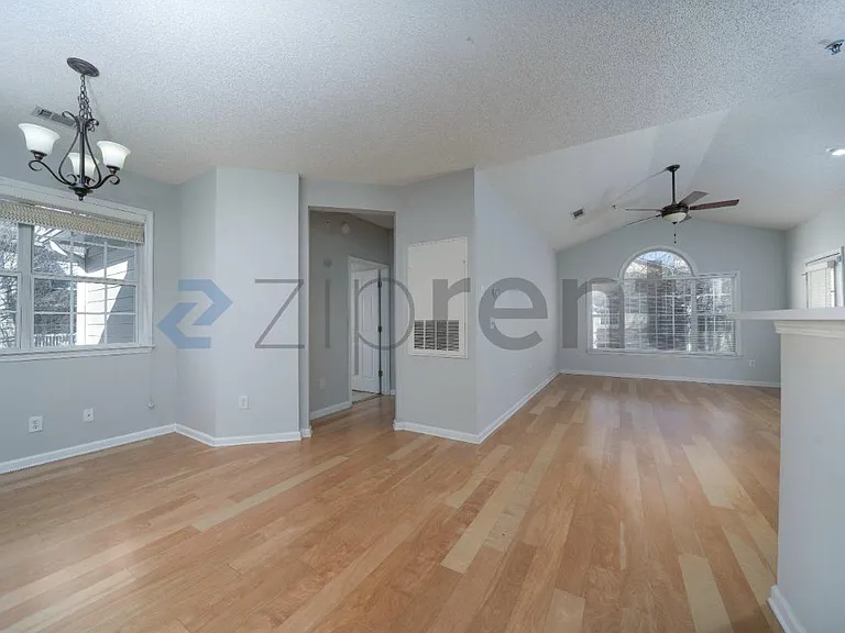 603 Spring Heights Ln SE #603 — Photo 6