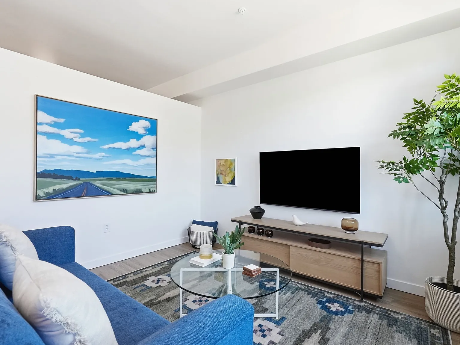 Petra at Larkspur — Photo 3