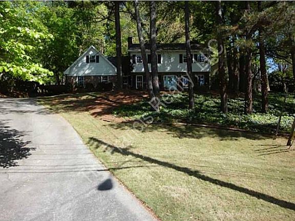 Front view - from street