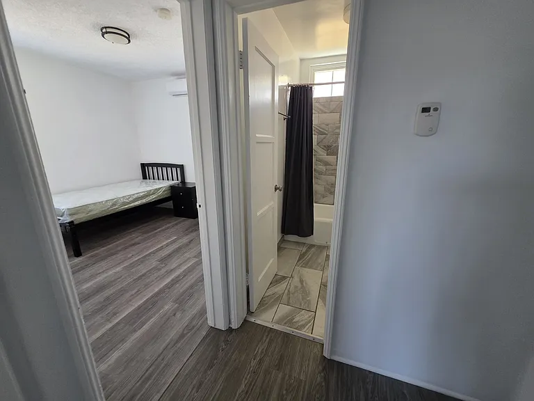 1349 W 35th Pl #2 — Photo 12