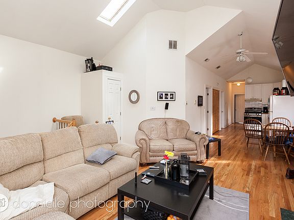 4th image of 1547 W Augusta Blvd APT 3