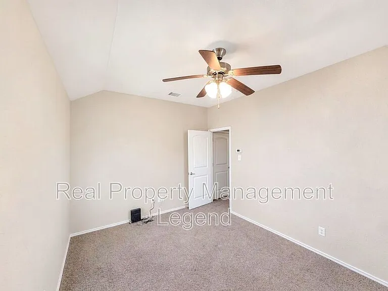 9929 Pronghorn Rd — Photo 10
