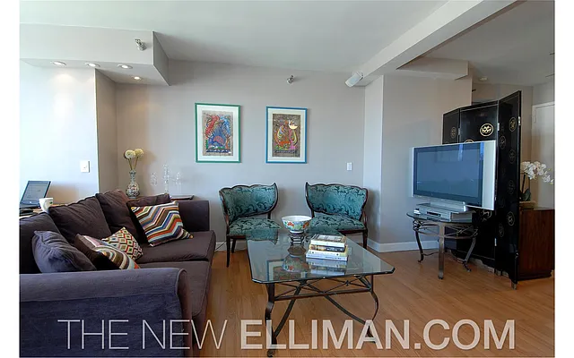 Sold by Douglas Elliman | media 24