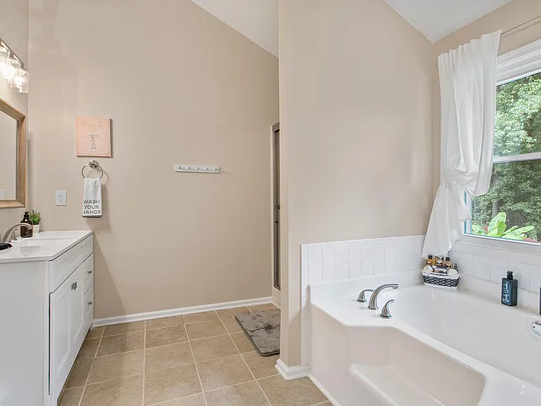 729 Sunny Field Ln — Photo 40