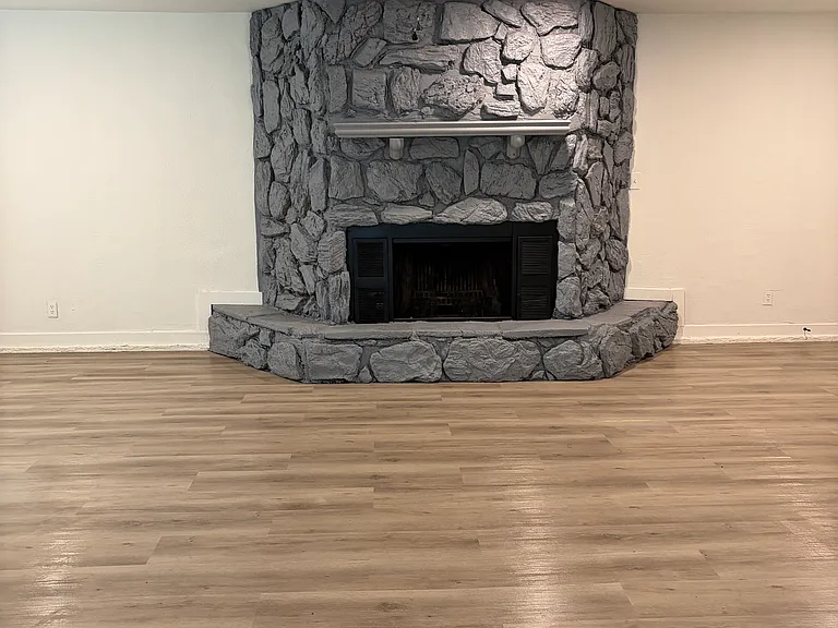 1729 E Woodrow St — Photo 3
