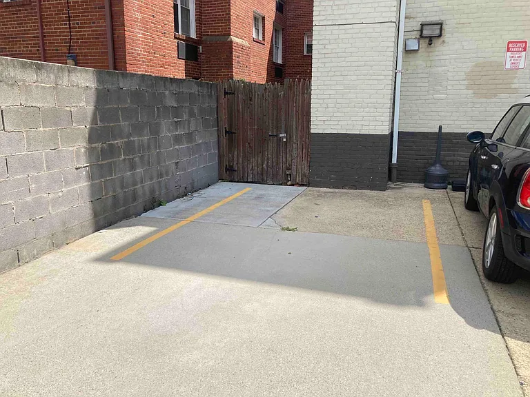1512 Marion St NW #101 — Photo 10