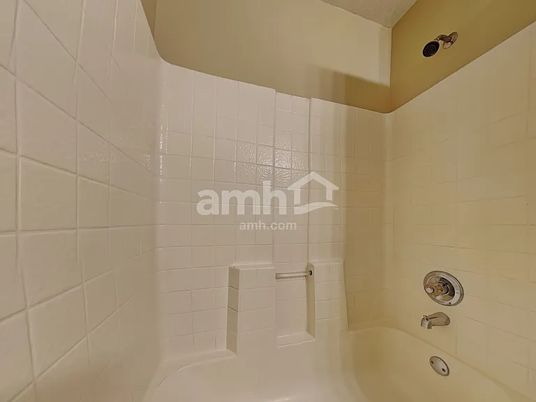10122 Richardson Ct — Photo 16