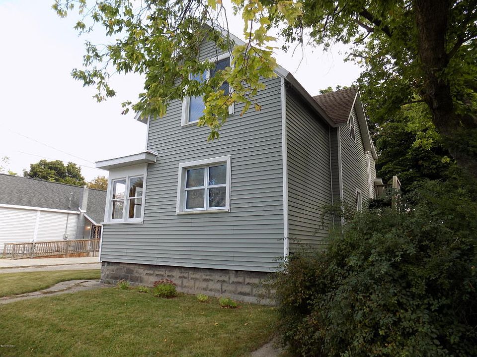 311 Sibben St Manistee, MI Zillow