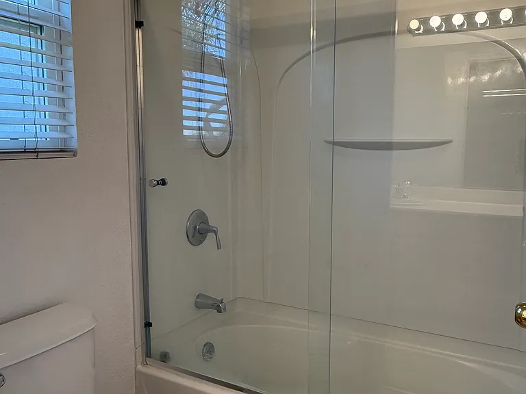 533 Stirling Ct — Photo 11