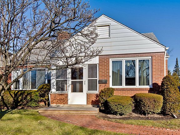 2nd image of 1041 Court Ave