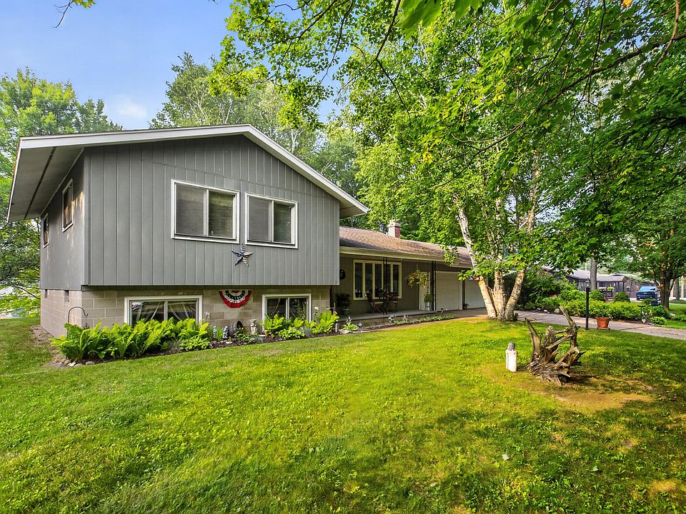 1st image of 20210 Maple Dr