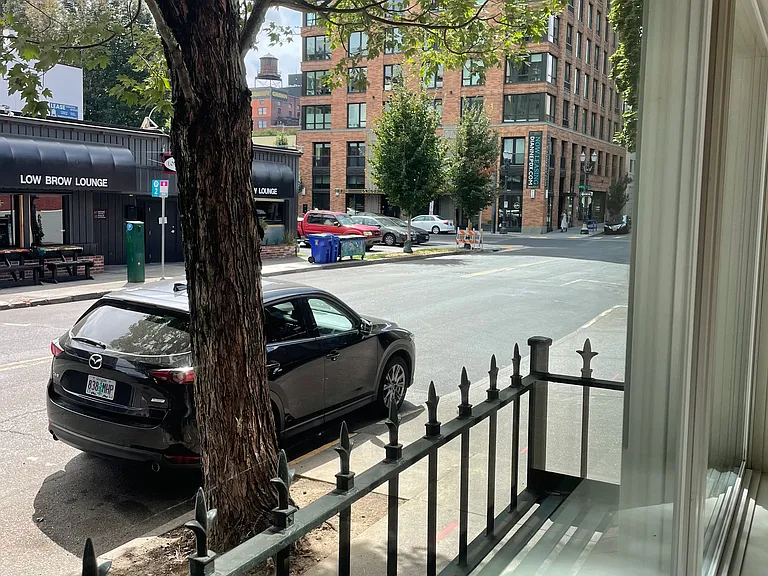 1009 NW Hoyt St #111 — Photo 6