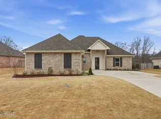 180 Catherine Blvd, Clinton, MS 39056