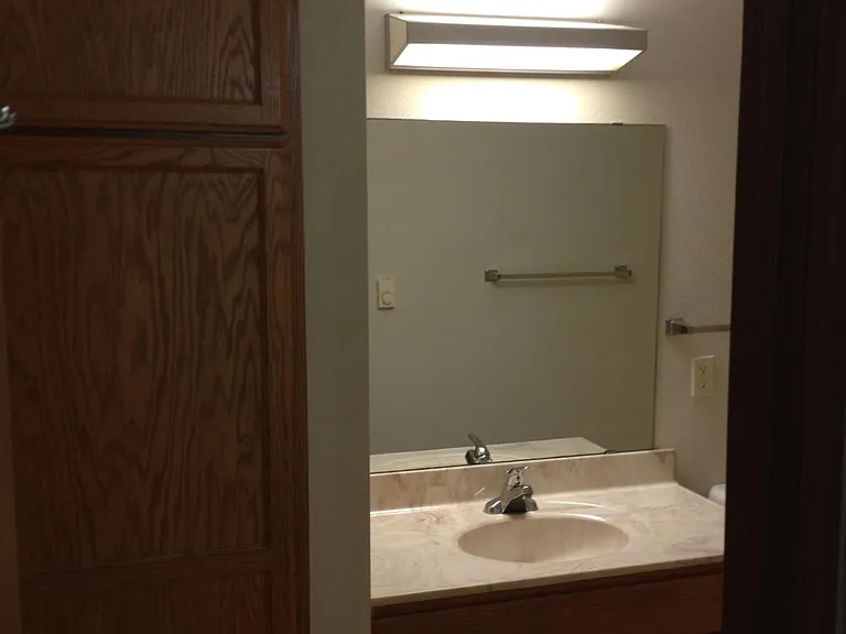 205 Airview Dr — Photo 8