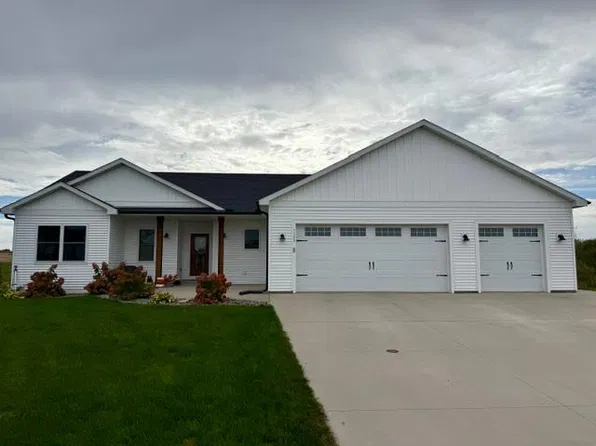 1122 3rd St, Wanamingo, MN 55983