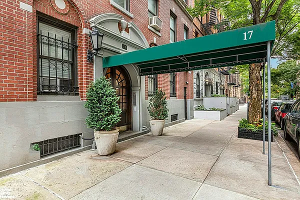 Rented by Brown Harris Stevens | media 16