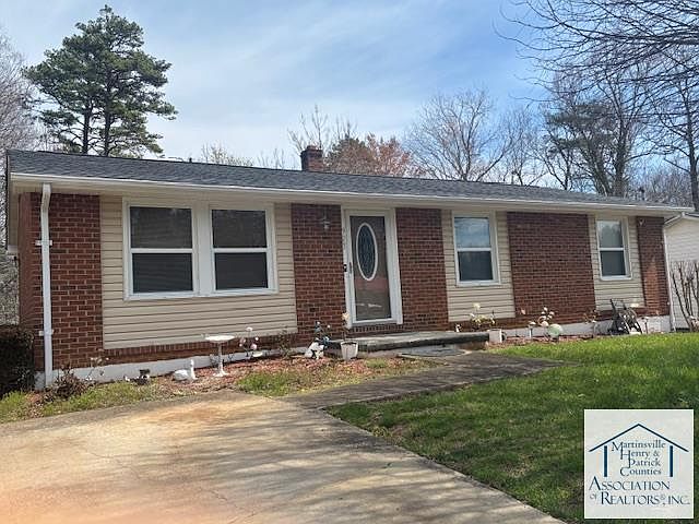 1st image of 923 Independence Dr