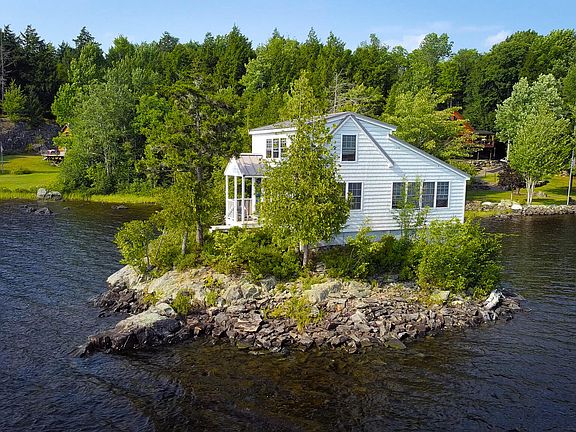 2nd image of 10 Phoebe Island Road