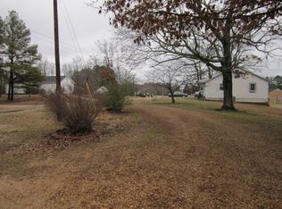 2100 India Rd, Paris, TN 38242