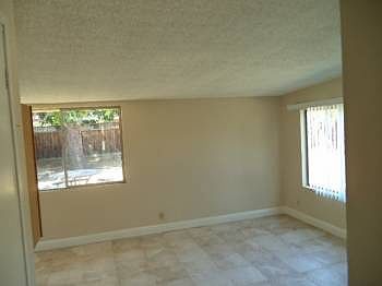 5th image of 12747 Chaparral Ave
