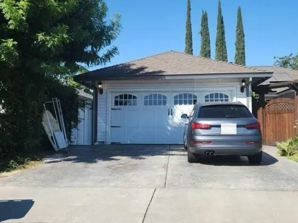 2045 Stanford Ct, Los Banos, CA 93635