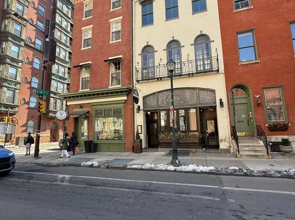 1602 Spruce St APT 2R, Philadelphia, PA 19103