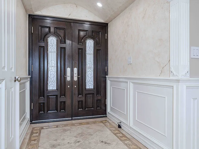 1122 S Peregrine Pl — Photo 2
