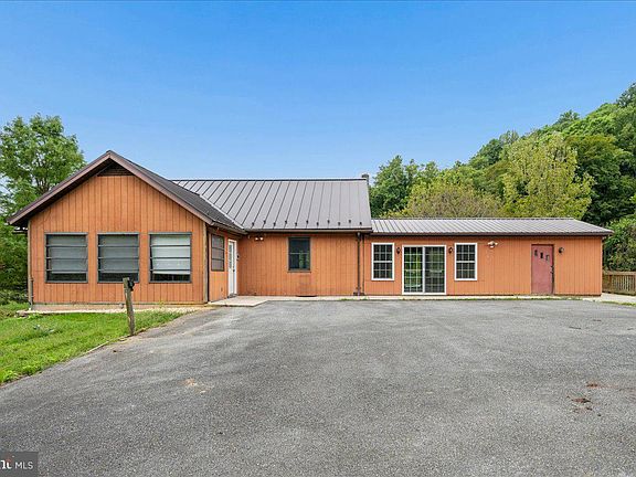 5th image of 3446 Deneen Rd