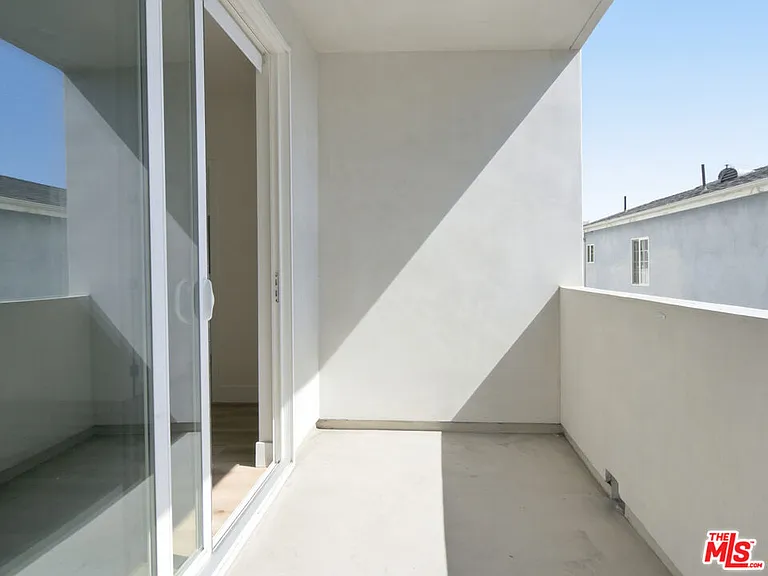 5657 Virginia Ave #302 — Photo 8