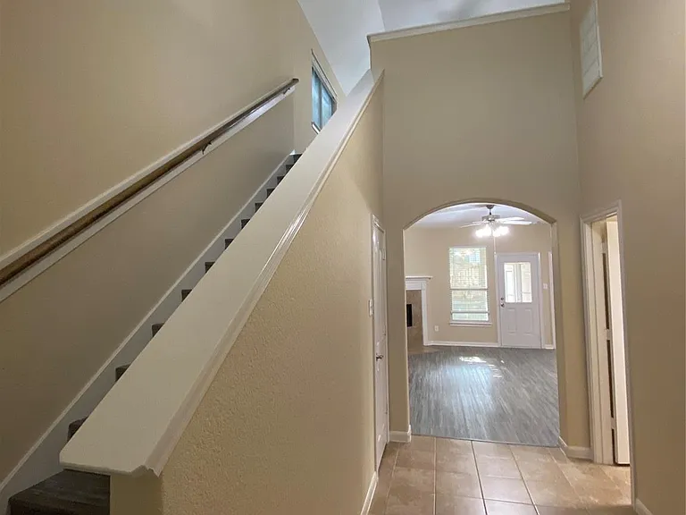 4903 Summer Ridge Dr — Photo 3