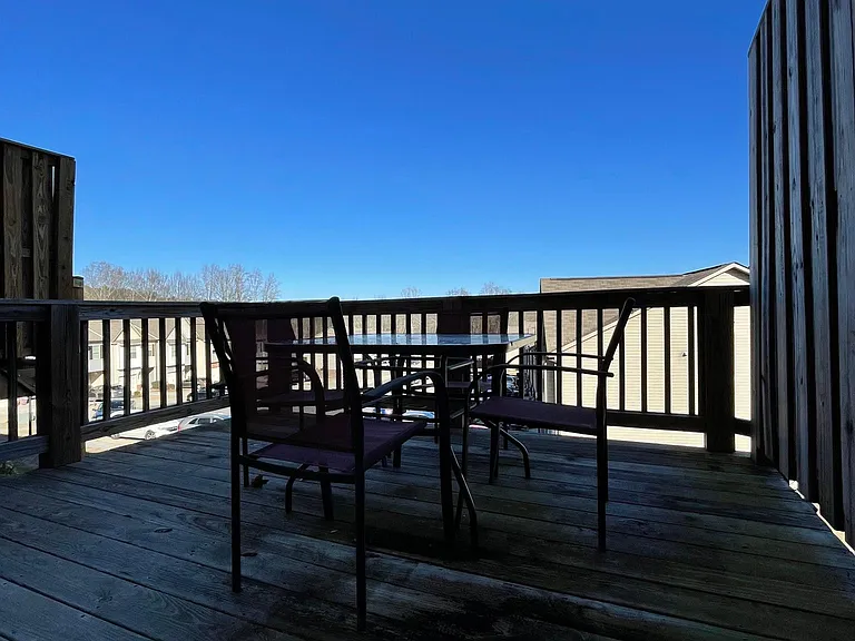 300 Turtle Creek Dr — Photo 17