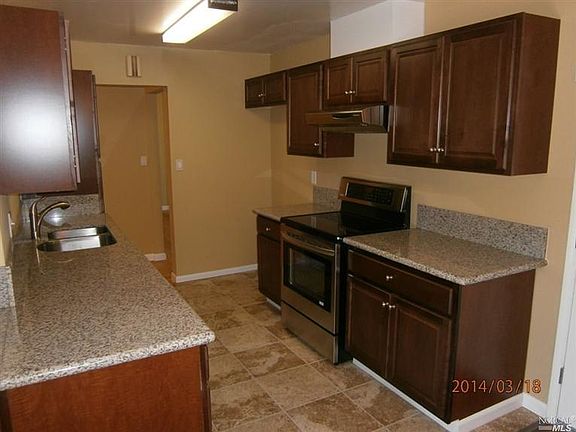 5th image of 343 Hopkins Dr