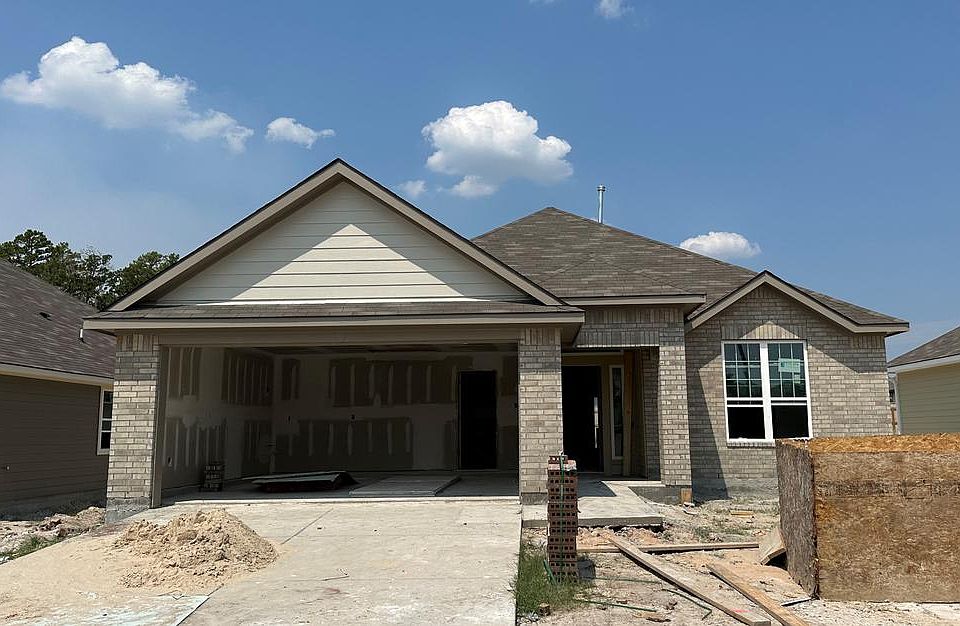 1st image of 114 Laurel Oak Dr