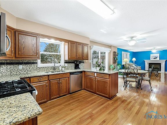 3rd image of 1363 Sheffield Dr