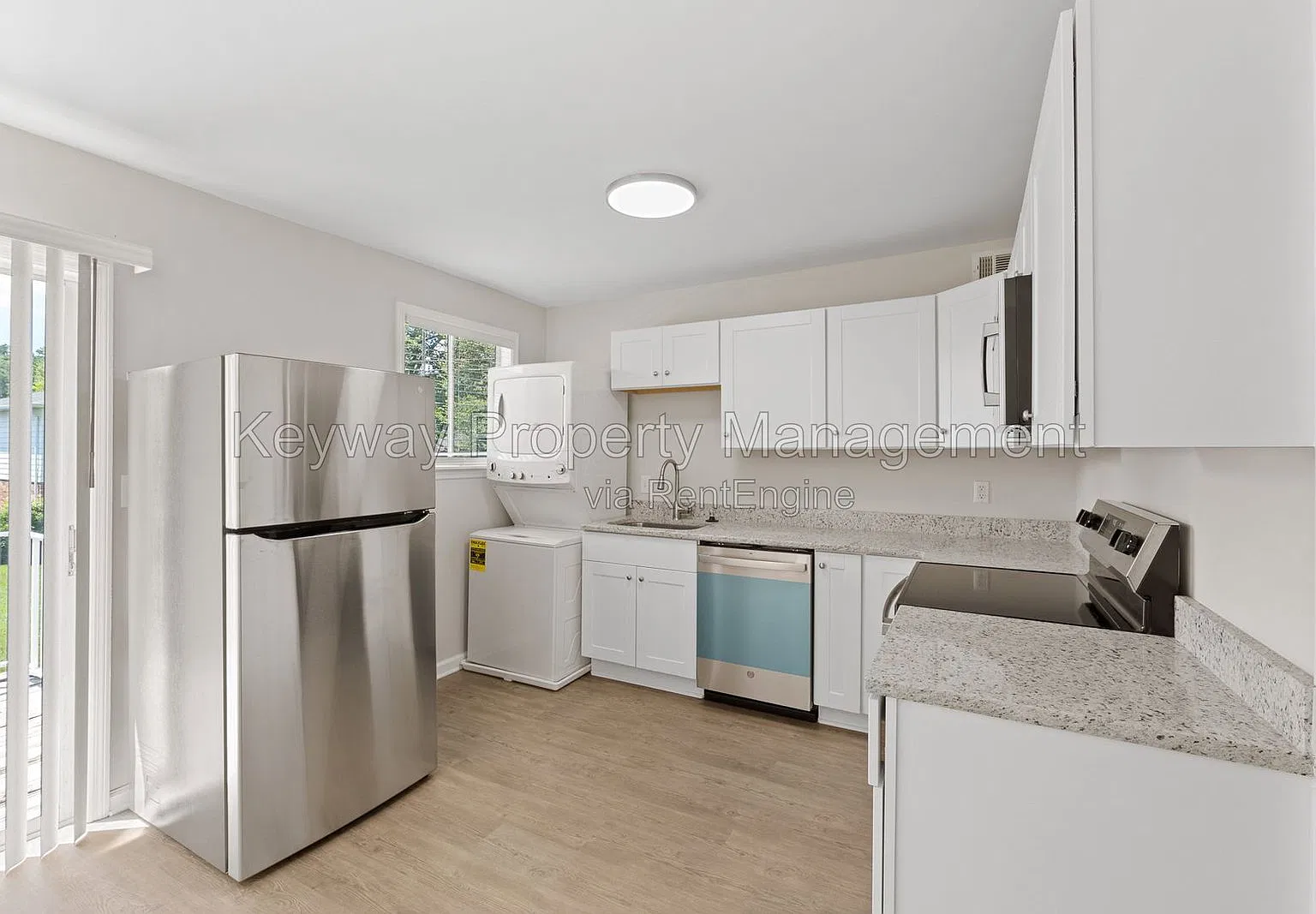 2 bed, 1.0 bath, 957 sqft, $1,200 — Photo 4