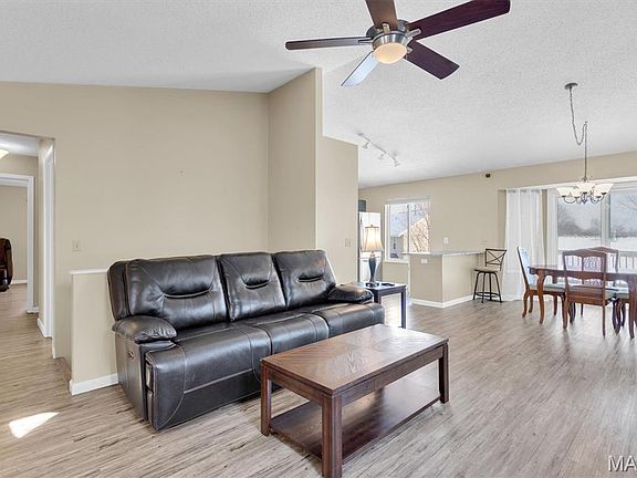 4th image of 265 Bracadale Ave