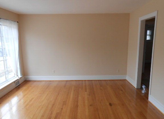 4th image of 130 Cumberland Dr