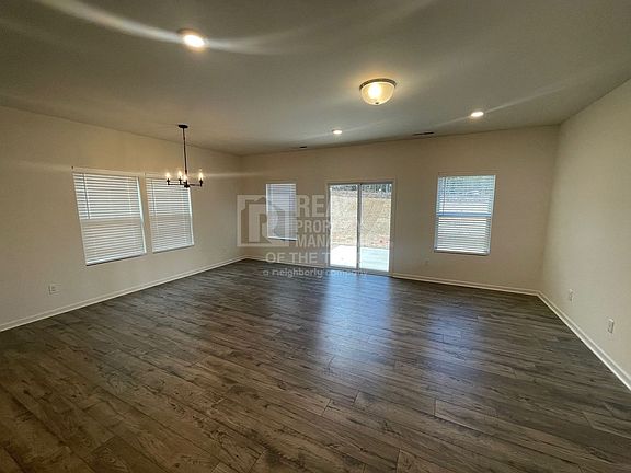 4th image of 212 Solacium Ln