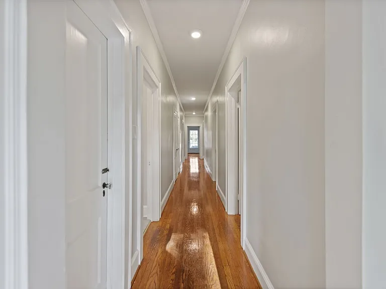 1015 S Hawthorne Rd — Photo 11